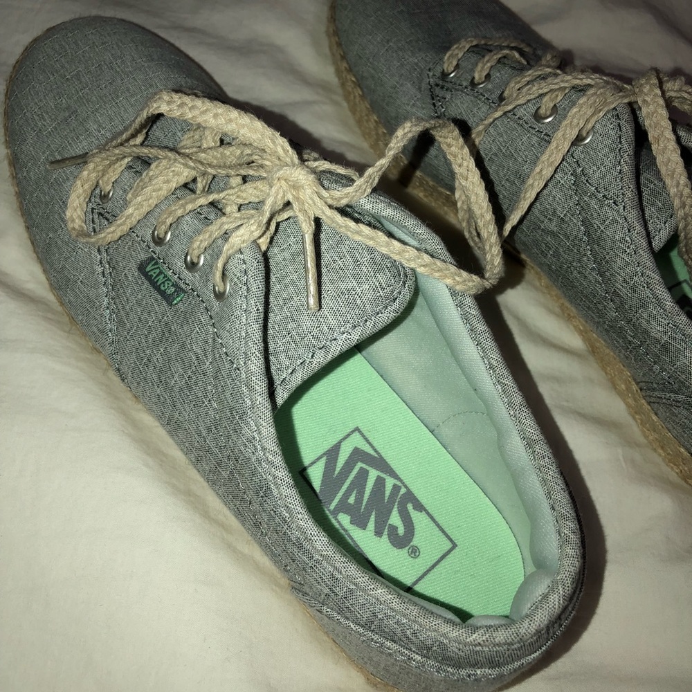 NEW Vans (Women’s Atwood Espadrille Low)